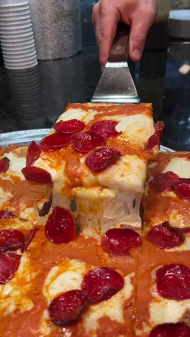 The “MADISON SQUARE PIZZA” with vodka sauce and pepperoni from @Nuovo York Pizza in NYC’s East Village! 🍕🔥🤤 Have you been to this DEVOUR-worthy pizza shop yet? 👌 #DEVOURPOWER #fyp #foryou #foodtiktok #pepperoni #pepperonipizza #vodkasauce #newyorkcity #nycpizza #nyc #pizzanyc #pizzamaking #pizza #sicilianpizza #squarepizza #foodies #foodblog #nycfoodblog 