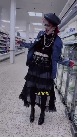 no use crying over spilt milk #maximalist #newwave #newromantic #80sfashion 