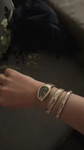 🤑💅🏼 #اكسبلور #explore #fpyシ #بولغري #ساعة #bvlgari #فلوس #💵 #💸 