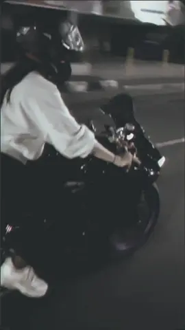 impossible 🏍🎥 ig : wakhidgiri #sadvibes #sadstory #impossible #R25 #yamaha #nightride #girl #krw 
