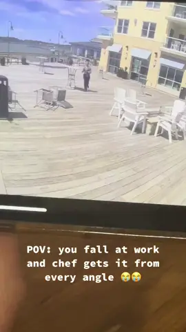 The crawling has me dying  😭😭 #fallingatwork #fyp #viral #foryoupage #viralvideo #explore #explorepage #foryou #job #funnyvideos #fails #funnyaf #funnymoments #caughtoncamera #server #viraltiktok #humortiktok #theshaderoom #afv #trending #ilovemyjob #humor #tiktok 