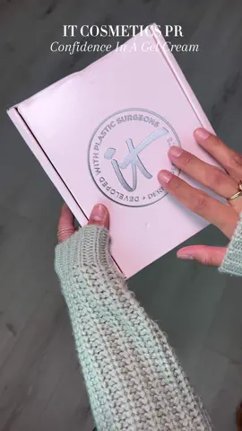 Thank you @IT Cosmetics I’m so excited to try this Gel Cream out!! ✨✨ #itcosmetics #itcosmeticsgiftedme #gifted #prunboxing #unboxing #gelcream #fyp #microinfluencer 