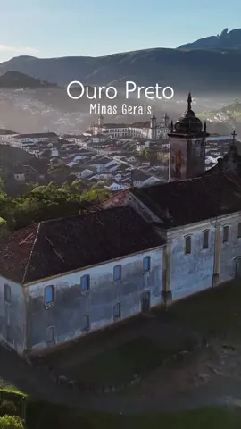 Respondendo a @Clara Parece cenario de novela 🥰 #ouropreto #cidadeshistoricas #minasgerais 🎥 @leogomesfotografiaop @janelasdeouropreto 