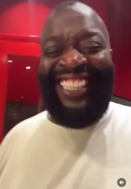 #CMSNEWS #rickross LAUGHING AS HE LISTENS TO HIS DISS TRACK TO #drake !! #foryou #foryoupage #fyp #duet #viralvideos #trending #callmeshadyyy #celeberitynew #celebnews #theshaderoom #cms 