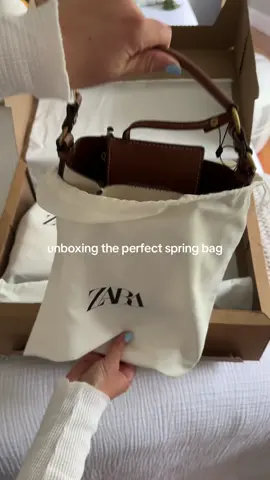 obsessed with the initial detail🤎  ##zarahaul##zara##purse##springfashion##springfashion2024##zarafinds##unbox