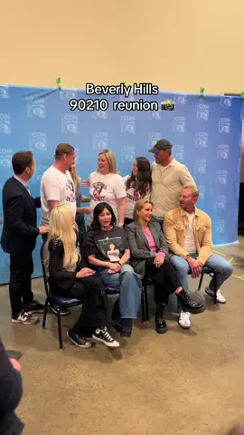 Time for a class reunion at the Beverly Hills 90210 photo op! 📸 #beverlyhills90210 #steelcitycon #comiccon #90s #fypシ 