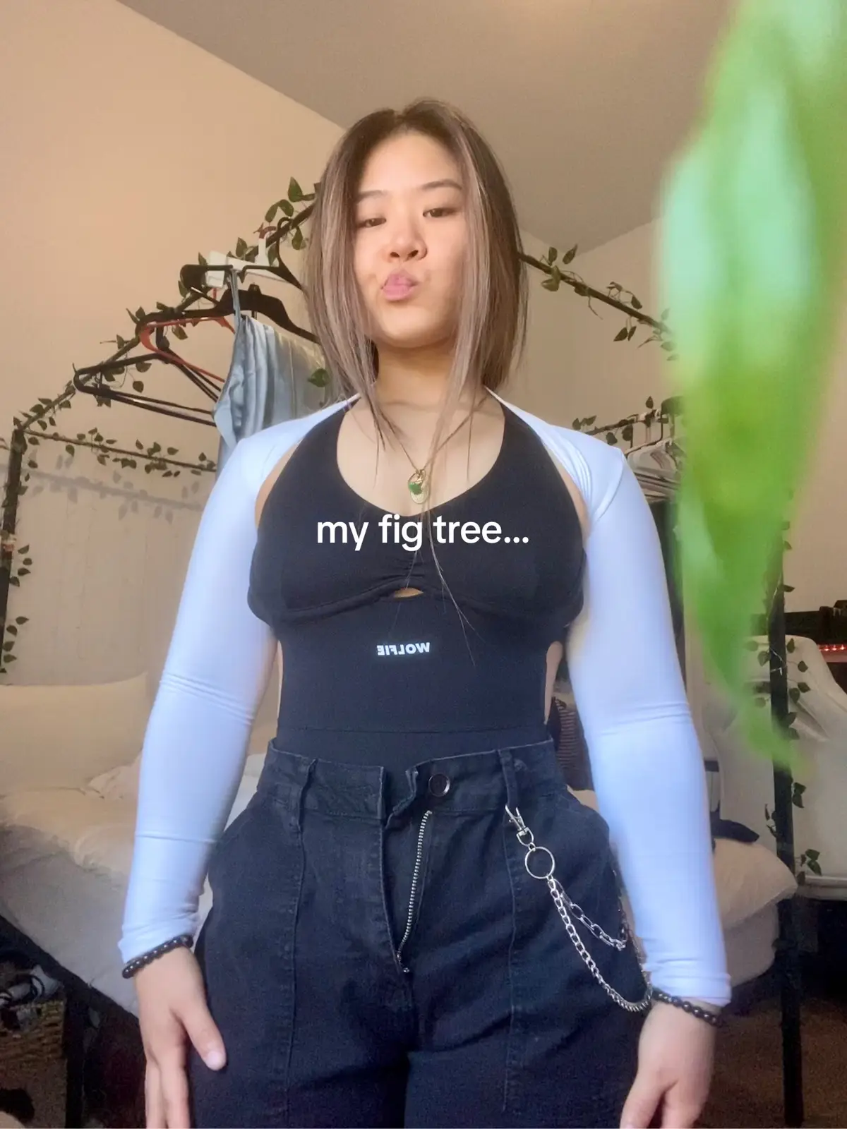 i pose awkward but this trend is cute ✨ #fypシ #foryou #myfigtree 