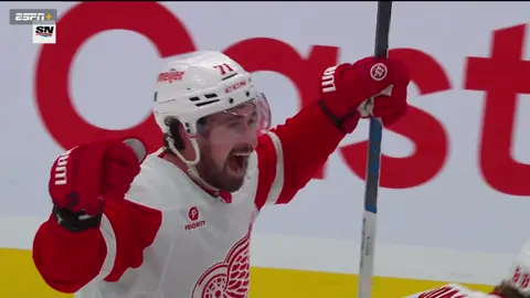 MASSIVE WIN FOR #DETROIT TO KEEP THEIR PLAYOFF HOPES ALIVE 👀 #NHL #hockey #hockeytok #RedWings #StanleyCupPlayoffs 