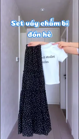 Outfit đón hè lần này là set váy chấm bi phối áo thun trắng tay ngắn #outfitnutinh #xiaoxiuphoido #phoidoxinh #vaychambi #outfitmuahe 