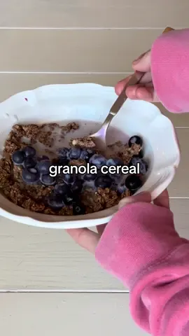granola cereal✨ what’s your favorite cereal? #cuisinebykatie #plantbased #cereal #asmr 