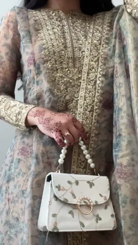 #pakistanioutfits #eid #2024 #spring #eidoutfit #outfitcheck 