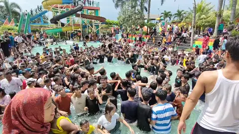 ayooo liburannya ke kolam renang sunwaterpark ajah, bermain air sambil bernyanyi,tiket masuk selama lebaran, cuma 40,000 ajjjjh #wisatabogor  #bogorviral  #sunwaterparkkahuripan  #infobogorterkini  #mainairyuk 
