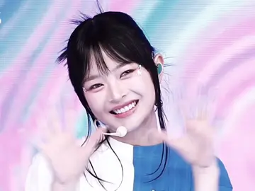 #CHIOPHAM highschool sweethearts coded 🐰🦕 #hanni #anton #newjeans #riize #fyp @RIIZE @NewJeans 