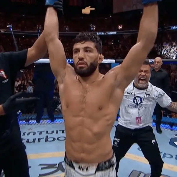 Bientot ☝🏽#arman #islammakachev #UFC #islam #foryou #fyp #fy #photo #dagestan #armenian #🇦🇲 #pourtoi #xyzbca #mma 