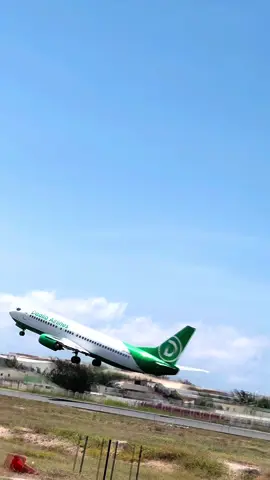 Majira qof kaa tage balse weli agtaaada uusan ka tagin. Ani hooyo adne                             #faadilcarale #xamarcadey🇸🇴🇸🇴🇸🇴🇸🇴 #miqdisho🇸🇴🇸🇴⚘🌹 #adencadeairport #faadilcarale #daaloairline #b737400 #boieng737400 #boeing737 