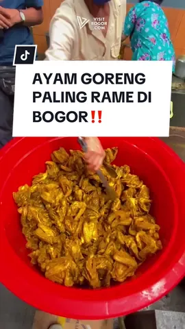 Ayam goreng paling rame di Bogor‼️ Selalu waiting list kalau mau makan disini. Ada beberapa tempat dengan nama yang sama, tapi yg paling rekomen yang nomer 1 yaa. Jangan sampe salah tempat visitors😁 __ Ayam Goreng Warung Doyong 1 @warung.doyong1 Jalan Pahlawan No. 43 (Tikungan Gang Aut) Kontak: 0878 7433 0100 Open Hour:  Selasa - Minggu 07.00 - 14.00 WIB Lebaran tutup hari H, Selanjutnya buka Normal Range Harga:  Makanan: 5rb - 30rb Minuman: Gratis - 20rb In Frame:  Nasi Putih 8rb Ayam Goreng 18rb  Petai Goreng 15rb Sayur 1 Piring 20rb  Sayur Asem 1 Mangkok 15rb __ #ayamgoreng #warungdoyong #warungdoyongbogor #warungdoyong1 #surkenbogor #kulinerbogor #Foodie #visitbogor #fyp #fypシ #fypシ゚viral 