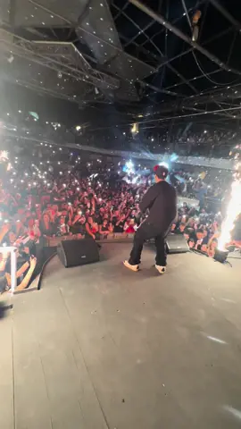 mo addo staje ?? scendi o me ne vado? 🤷🏻‍♂️