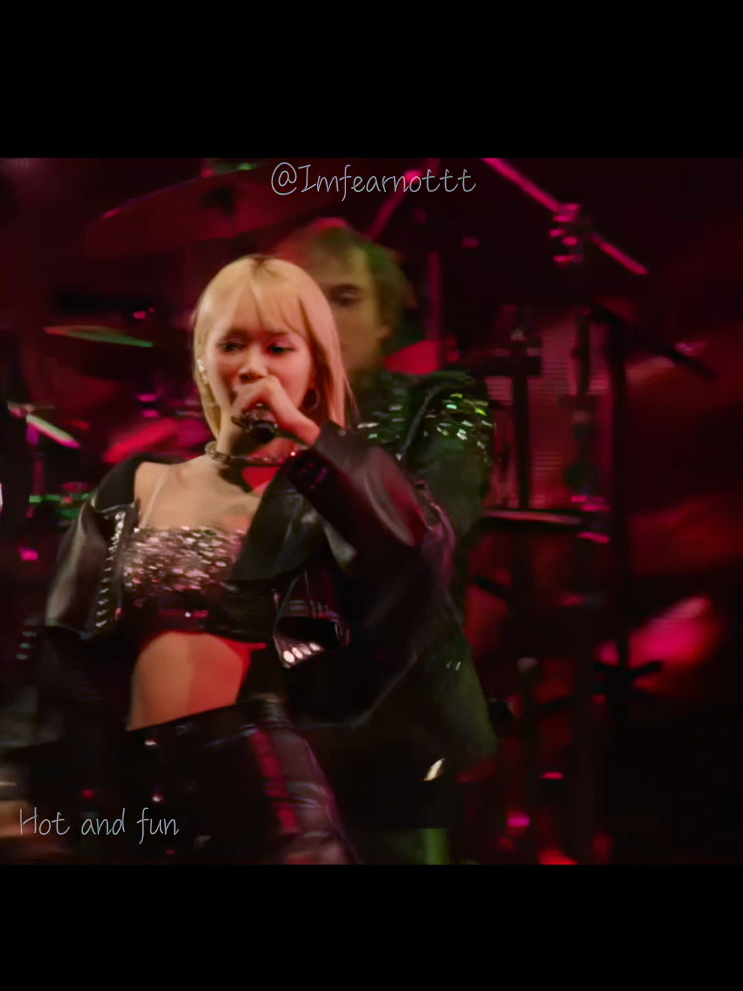 Chaewon decided to make history at Coachella today, and I was here to see it 🤝 #lesserafim #chaewon #coachella  #fancam #smart