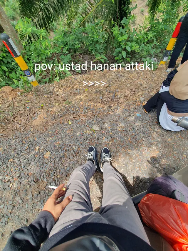 Ihklaskan orang yg kamu sayangi yg telah meninggalkanmu meskipun ikhlas itu tidak muda, tapi kita harus bisa belajar ikhlas biar bisa melupakan nya.ketika kamu bisa melewati semuanya dengan ikhlas sabar insyaallah akan di beri orang yg sayang ke kamu dan akan takut akan kepergianmu