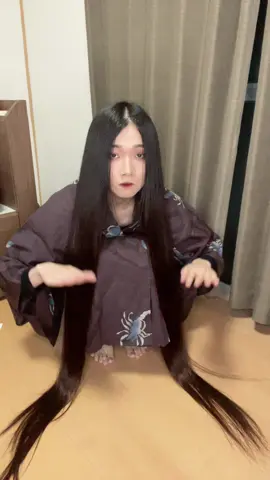 特技は小さくなることです #longhair #longhairmen #longhairstyles 