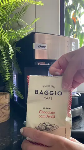 trocamos de cenário 🌿 e já temos um asmr novo de café ☕️🤎 #coffee #fyp #fypシ #asmr #primalatte #oster #baggio #ovomaltine 