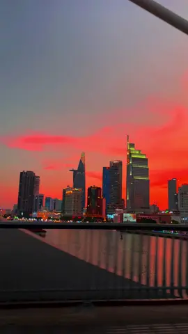 Hoàng hôn chiều hôm ấy đỉnh thật sự 🤤🌇  #saigon #sunset #fyp