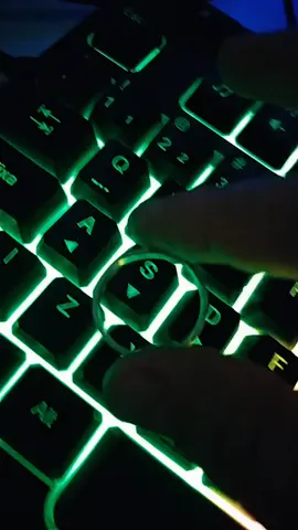 E♥️ #meuamor❤️ #meu #ele #tecladogamer #teclado#letraa #letra #letrae 