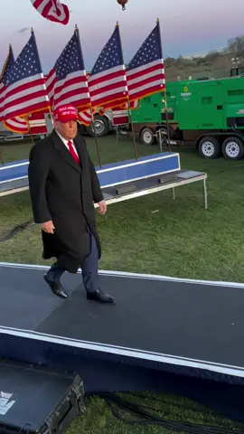 AMERICA’S NEXT PRESIDENT, PRESIDENT DONALD J TRUMP!!! TRUMP 2024! #MAGA #donaldtrump #trump2024 #whitehouse #pennsylvania @realdonaldtrump @teamtrump @trumpwarroom @whitehouse45 📸: @votejerseyjoe 🇺🇸🇺🇸🇺🇸🇺🇸🇺🇸🇺🇸🇺🇸