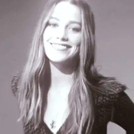 oh na na na || #lovequinn #lovequinnedit #guineverebeck #bec #elizabethlail #you #raykaryzk 