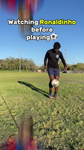 Watching RONALDINHO before playing ⚽️✅ #fyp #Soccer #football #tutorial #skill 