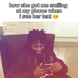 makes me so happy 🤭 #her #gf #ilovemygf #girlfriend #couple #smile #phone #message #fyp #fypシ #fypシ゚viral #trulymj 
