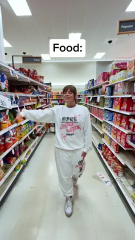 Okay i feel like we were both lying about that last one… should we do a reveal of how it turned out? #girlsnight #challenge #chooseone @KINGS 