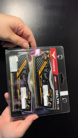 Cada una de 8 GB ram DDR4 T-Force con DELTA RGB  #pcgaming #pcgaming #setupgaming #rgb #ram #memoryram #gaming #gaminglife🔥 