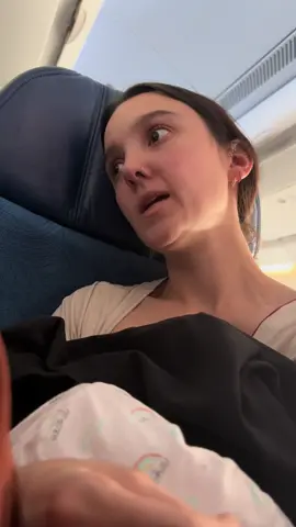 We made it!! #MomsofTikTok #crunchymom #foryou #vacation #flyingwithkids #flyingwithababy #flyingwithtoddlers #maui #mauivibes 