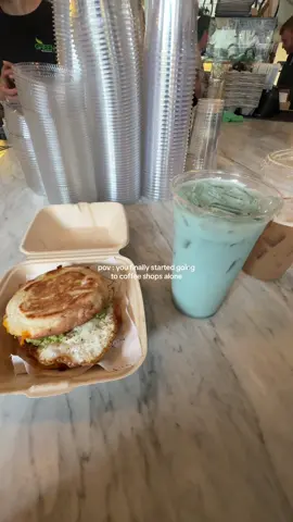 Coffee shops are super peaceful ☕️ #coffee #coffeeshops #nitrobar #breakfastideas 