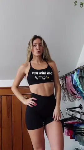 run with me as a beginner!! outfit @DFYNE 🖤✨ #gymgirl #runner #beginnerrunner #Running #runtok #motivetion #gymmotivation🏋️‍♀️ #fitnessmotivation 