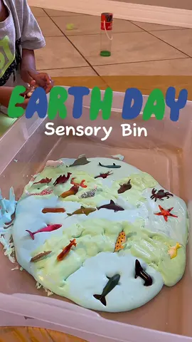 Easy sensory bin for your little one to do for Earth Day 🌎 We sorted the land and sea animals! A messy but yummy play time 🫶🏽  #sensorybin #earthday #earthdayactivities #toddlersensoryplay #toddleractivities #homeschool 