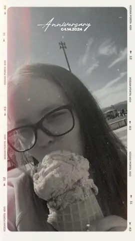 #CapCut #oneyearanniversary #marriage #marriedlife #lovestory #loml #fyp #viral #oneyearmarried i love you i cant believe we’ve bwen married for 1 year!! 