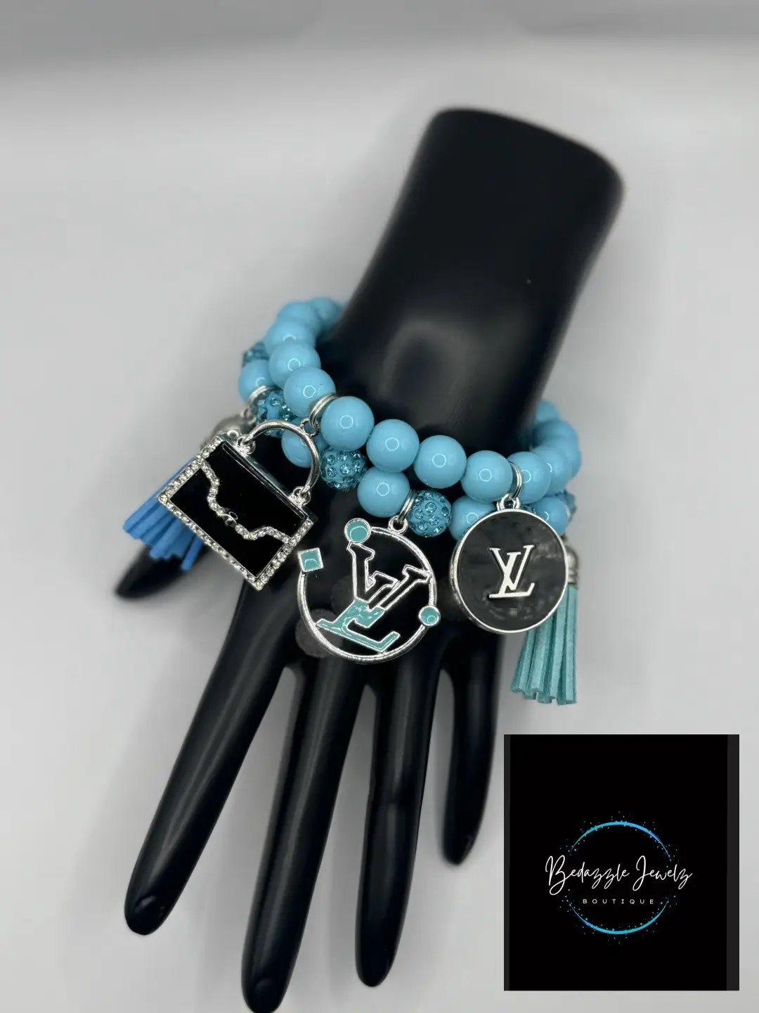 Wrap your wrist in handmade elegance! Each bracelet and bangle is crafted with love and care, adding a touch of uniqueness to your style. Elevate your accessory game with our one-of-a-kind pieces. DM to shop yours today! ✨ #HandmadeJewelry #UniqueAccessories #SupportLocalArtisans #bedazzlejewelz #iamjazzkeeton 