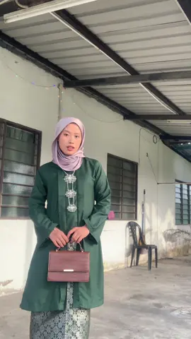 SHR! (Made this baju the night before raya ke-3) 🤭 me love raya last minute