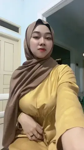 Assalamu'alaikum.. Jangan lupa follow akun @cewekhijabku ya kak Terima kasih..  =============================   #cewekhijabku #cewekhijab #hijabtiktok  #hijabcantik #hijabcantikindonesia #  #hijabstyle #muslimahtiktok #videohijab #hijabindobesia #hijabmanis #gadishijab  #hijabmanis #hijabmuslimah #tiktokhijab #hijabgirl #gadisjoget #hijabgemes   #hijabsyari #HijabFashion #hijabers #hijabtutorial #hijabjourney #hijabgirl #cewekberkumistipis😍 #perempuanku #muslimahhijrah #muslimahbercadar #muslimahijrah #muslimahcantik 