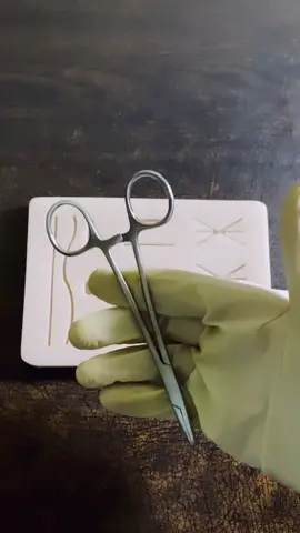 Simple interrupted suture tutorial ….. surgeons  #medicina #طب #طب_بشري #امتياز #اسماعيليه #fyp #fy #viral #viralvideo #explore 