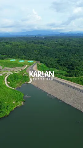 BENDUNGAN TERBESAR KE-3 DI INDONESIA Ada yang tau belum bahwasannya bendungan karian yang terletak di kecamatan sajira kabupaten lebak merupakan bendungan terbesar ke-3 di indonesia Bendungan tersebut telah di resmi kan oleh presiden jokowi sekitar kurang lebih 3 bulan yang lalu Dan kini bendungan karian ini menjadi salah satu destiniasi di wilayah kabupaten lebak yang harus kalian kunjungi :) Cung siapa yang kalau tiap sore suka nongkrong di bendungan karian ? :) #infosudutbanten #sajira #sajiralebak  #lebak #lebakbanten #lebakhits #lebakbangkit #lebakbanget #banten #bantenhits #bantenwarawiri #bantenmuda #provinsibanten #nyoride #nyoridekuy #fyp #fypシ #fypp #fypシ゚viral #fypinstagram #fypindo #fypbanten #fypシ゚ #lebakunique #bendungankarian #karian #bendungan #bendungankarianlebakbanten 