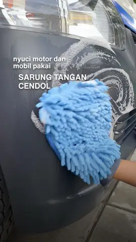 Mencuci motor dan mobil masih pakai baju bekas? Hati hati, bisa buat baret! Segera beralih ke #sarungtangancendol dari Kleaner, #cucimotor #cucimobil jadi lebih nyaman dan aman!