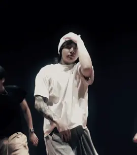 the way he moves😩😩#jungkook #jungkookbts #jungkook_bts #jungkookdancing #fyp #foryou #fypシ #foryoupage #viral #viralvideo 
