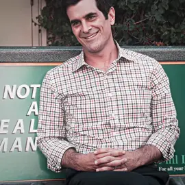 Phil “I slide for my wife” Dunphy is too cold 💀🔥| #modernfamily #phildunphy #edit #fyp #viral 