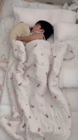 Ahin fell asleep soundly 😴✨ #ahin #fyp #cutebaby @아인이는워아이니🫶🏻💛✨ @ahin._.papa 