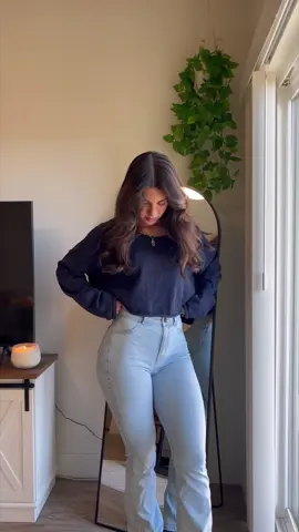 After a much-missed absence, the Flared Vintage Blue and Arctic Light Blue just restocked 🦋 @Marley Naylor wearing Flared in Vintage Blue 🩵 #fitjeans #flares #timeless #denim #foryou #fyp #foryoupage #tryon #jeanshighwaist #jeansoutfit 