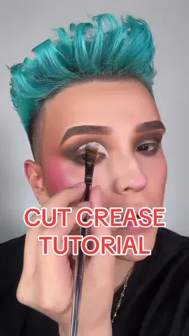 if you’ve been struggling to do a cut crease then hopefully this cut crease tutorial can help you out! lmk what other tutorials i should do🩷🩷 #foryou #fyp #trending #makeup #makeuptutorial #cutcrease 