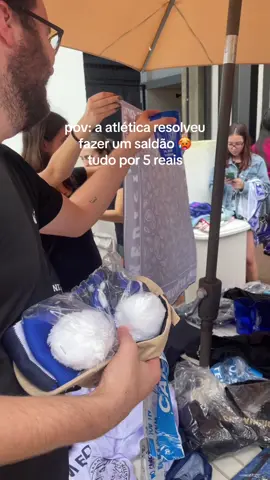 aiai esse saldão 😮‍💨 #medeinstein #aaamth #saldao #brecho #meme #trending #trend #atletica #lookatletica #lookuniversitario 